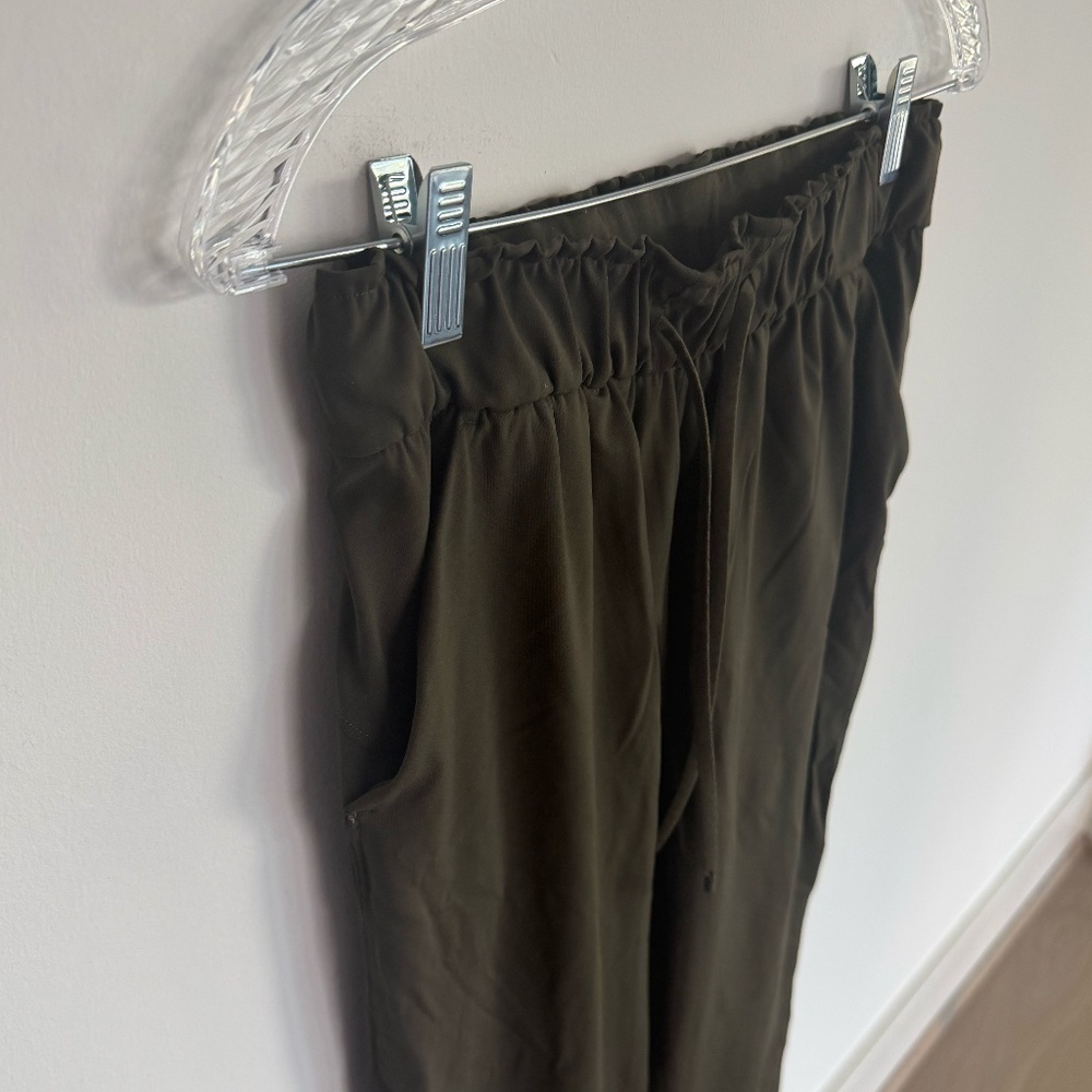 Lululemon Jogger in Dark Green - Picture 4 of 8